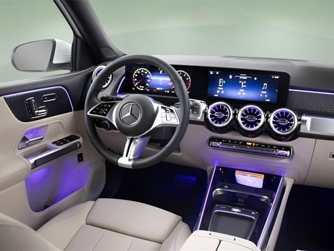 Used 2025 Mercedes-Benz GLB 250 image 25