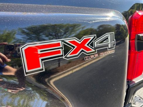 Used 2023 Ford F450 Platinum w/ FX4 Off-Road Package AWD/4WD image 32
