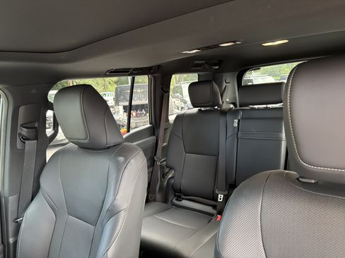 Used 2024 Lexus GX 550 w/ Accessory Package (Z1) AWD/4WD image 18