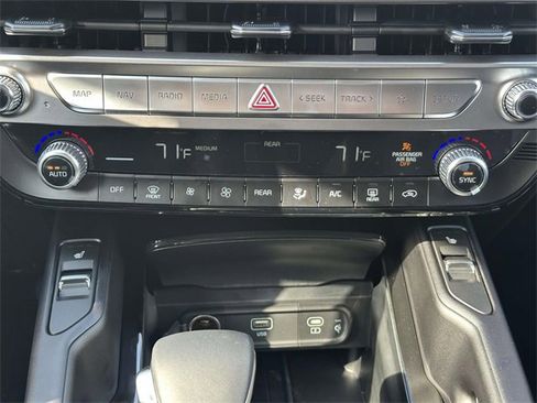 New 2025 Kia Telluride S image 18