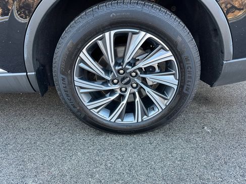 Used 2025 Lincoln Aviator AWD w/ Equipment Group 101A image 13