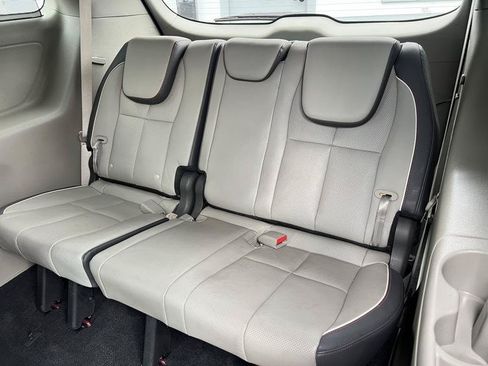 Used 2015 Kia Sedona SX FWD image 9