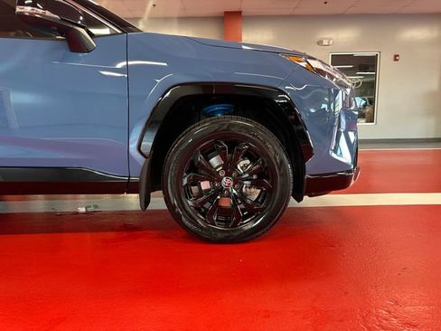 Used 2025 Toyota RAV4 XSE w/ Advanced Technology Package AWD/4WD image 30