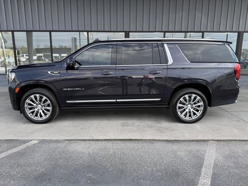 Used 2024 GMC Yukon XL Denali image 8