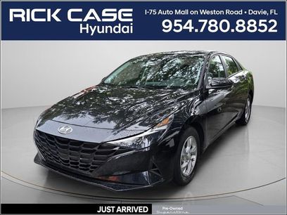 Used 2023 Hyundai Elantra SE