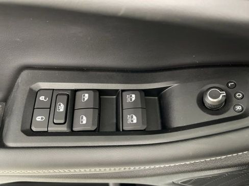 New 2025 Jeep Grand Cherokee L Limited w/ Black Appearance Package image 23