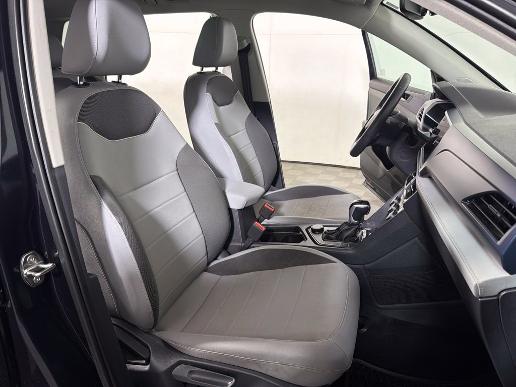 Certified 2024 Volkswagen Taos SE w/ Panoramic Sunroof Package AWD/4WD image 24