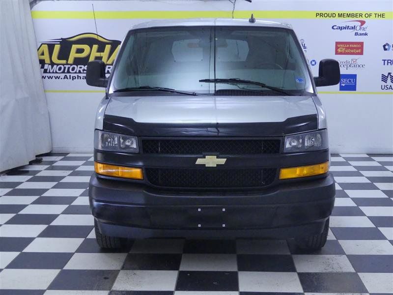 Used 2022 Chevrolet Express 3500 LS RWD image 2