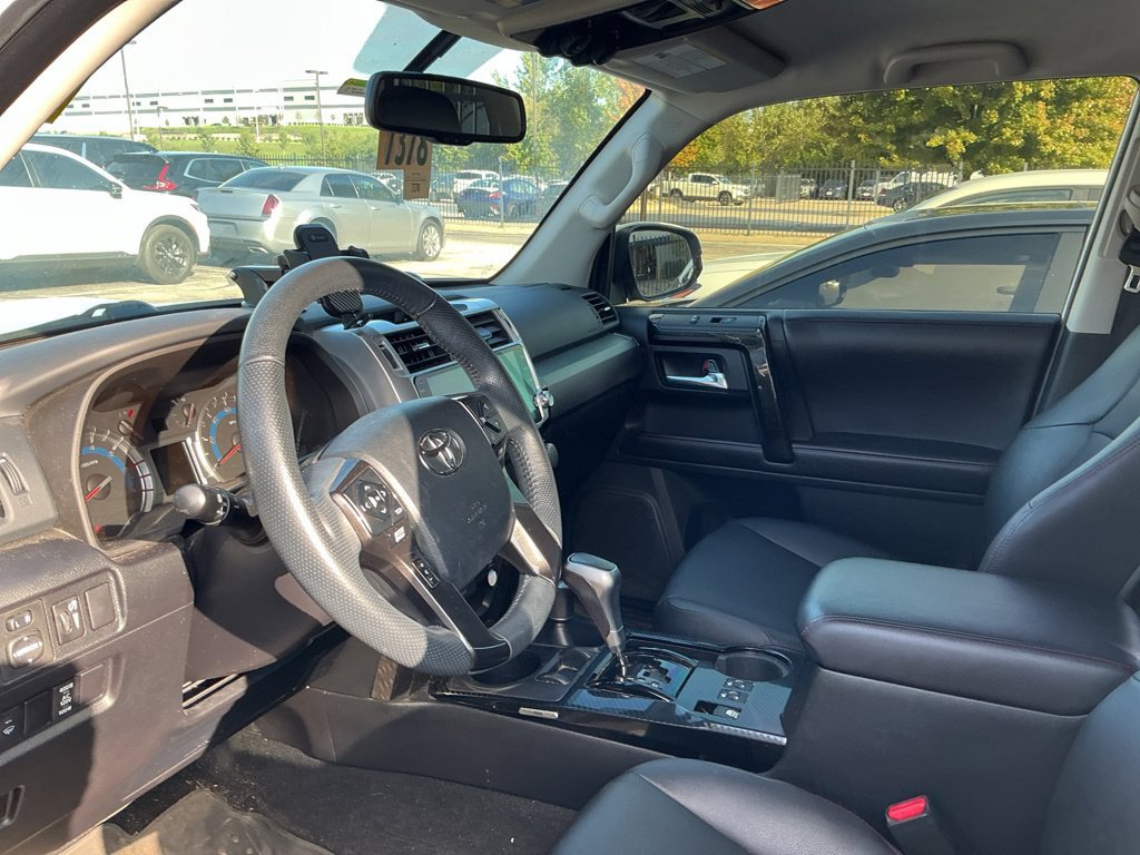 Used 2017 Toyota 4Runner TRD Off-Road Premium AWD/4WD image 19