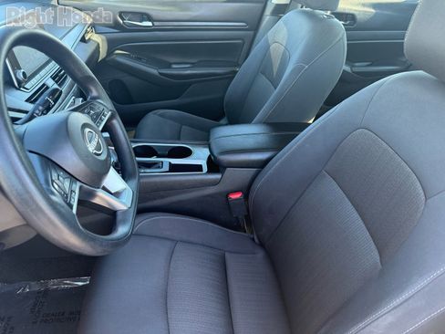 Used 2024 Nissan Altima 2.5 SV image 12