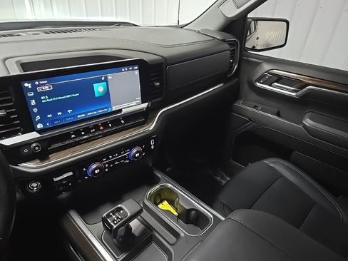 Used 2023 Chevrolet Silverado 1500 RST AWD/4WD image 25