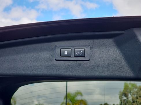 Used 2023 Subaru Outback Limited XT image 13