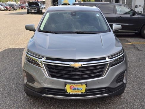 Used 2024 Chevrolet Equinox LT image 3