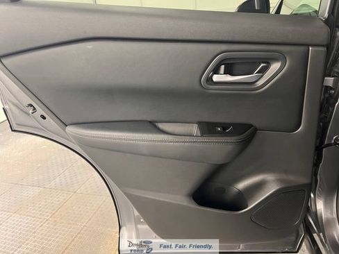 Used 2025 Nissan Rogue SV FWD image 29