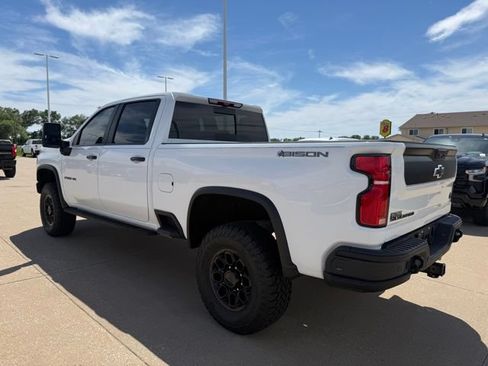Used 2024 Chevrolet Silverado 2500 ZR2 w/ ZR2 Bison Edition AWD/4WD image 6