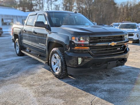 Used 2018 Chevrolet Silverado 1500 LT w/ All Star Edition image 13