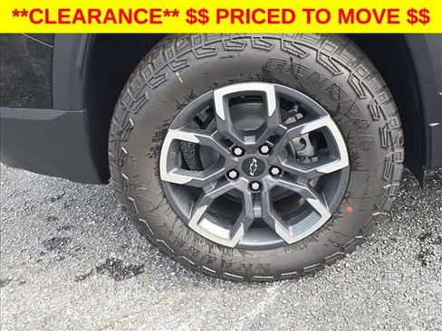 New 2026 Chevrolet Equinox ACTIV w/ Convenience Package III AWD/4WD image 32