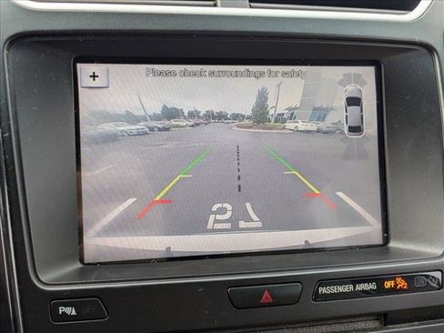 Used 2017 Ford Explorer XLT w/ Equipment Group 202A image 9