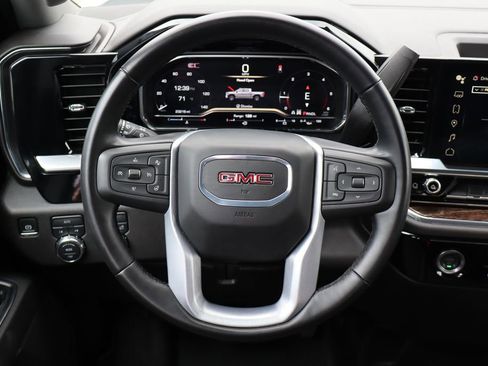 Used 2024 GMC Sierra 1500 Elevation image 18