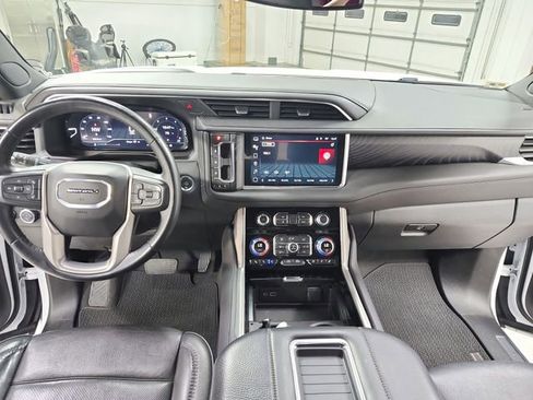 Used 2024 GMC Yukon XL Denali RWD image 26