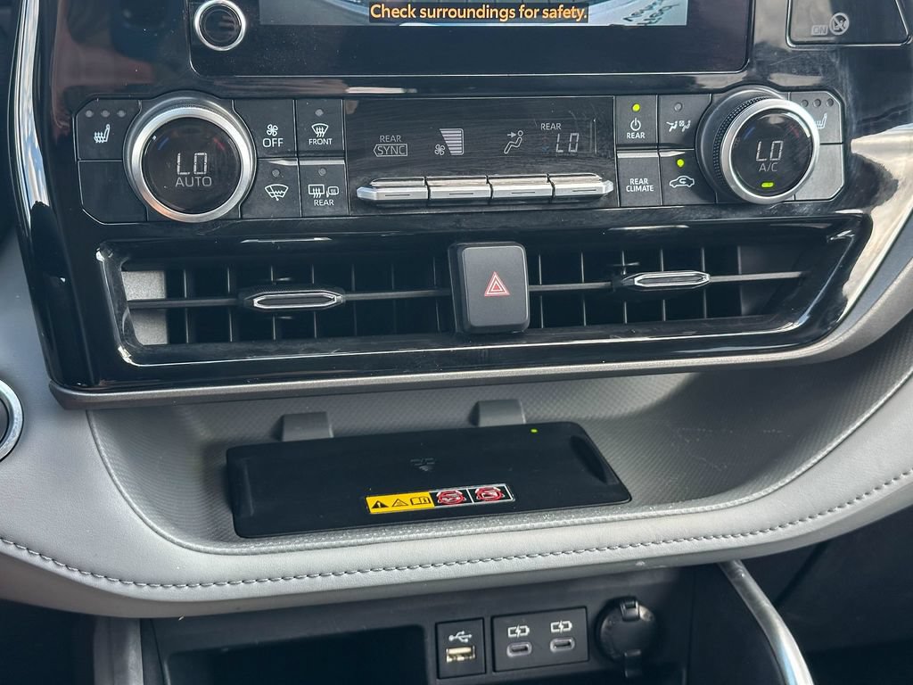 Certified 2025 Toyota Highlander XLE FWD image 37