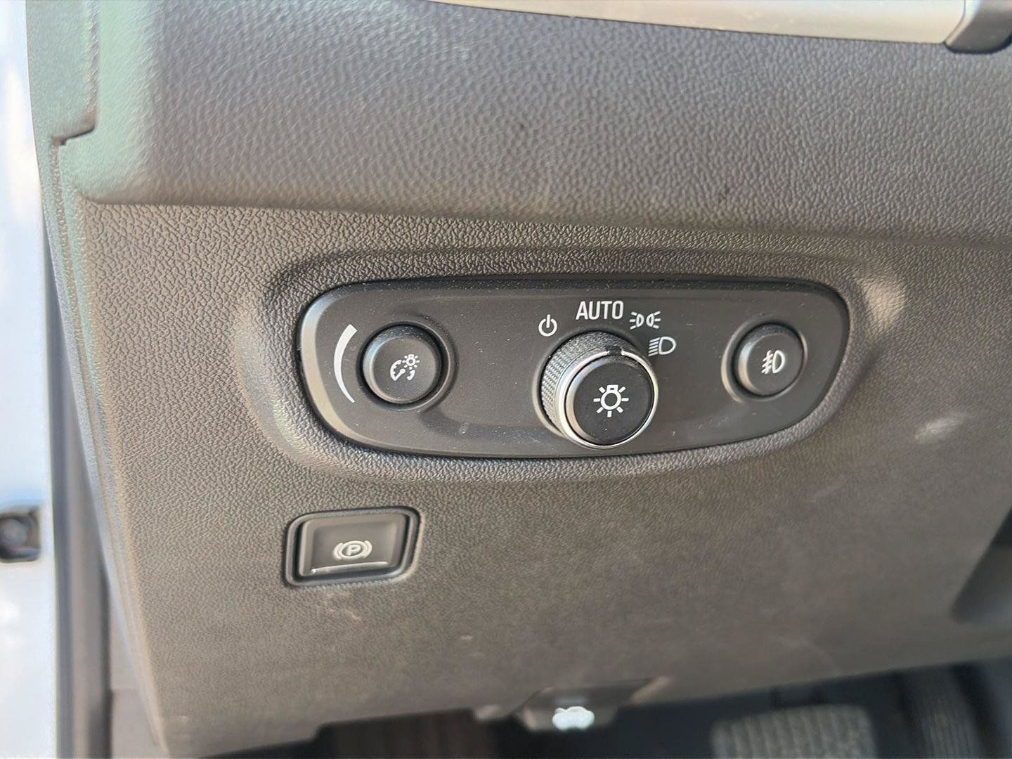Used 2021 GMC Terrain SLT w/ Elevation Edition AWD/4WD image 9
