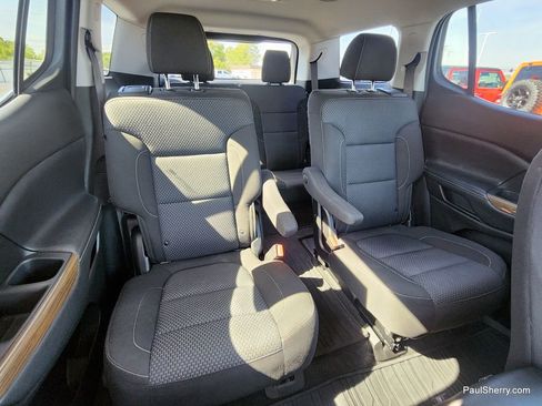 Used 2021 GMC Acadia SLE image 5