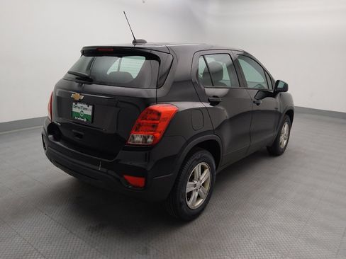Used 2020 Chevrolet Trax LS AWD/4WD image 9