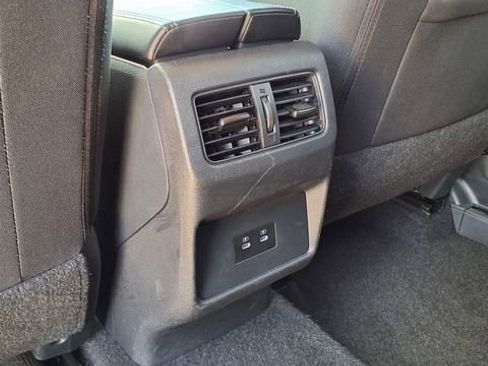 Used 2025 Nissan Rogue SV image 19