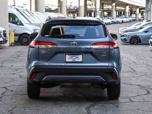 Used 2024 Toyota Corolla Cross LE w/ Moonroof Package image 5