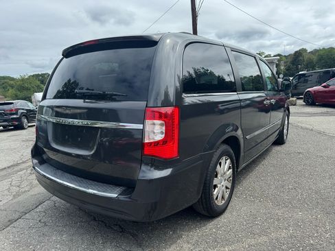 Used 2012 Chrysler Town & Country Touring-L w/ Entertainment Group #2 image 5