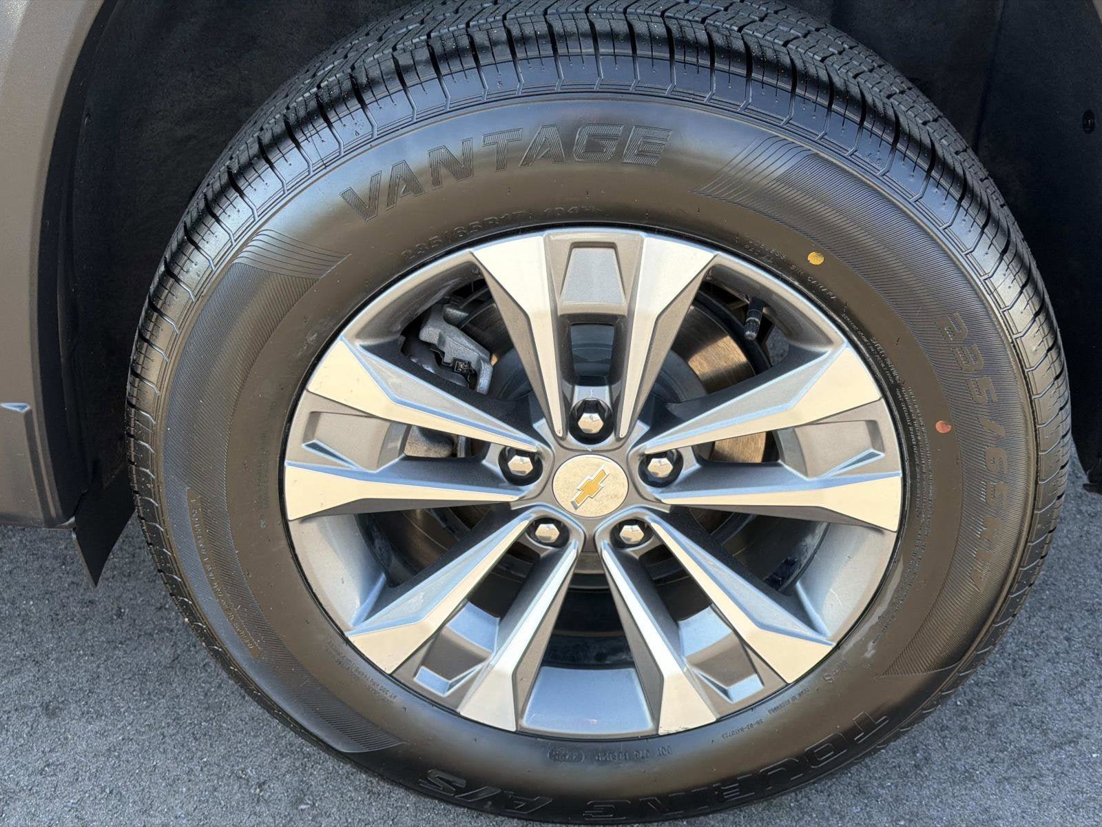 Certified 2025 Chevrolet Equinox LT FWD image 13