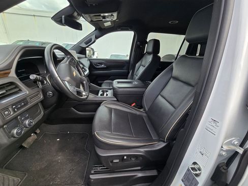 Used 2023 Chevrolet Suburban Premier image 10
