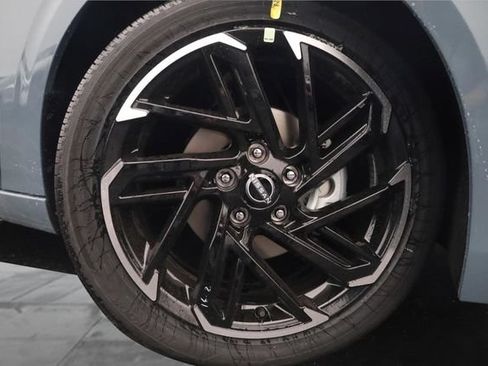 Used 2026 Nissan Sentra SR w/ Floor Mat Package FWD image 3