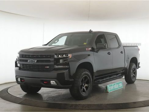Used 2020 Chevrolet Silverado 1500 LT Trail Boss image 10