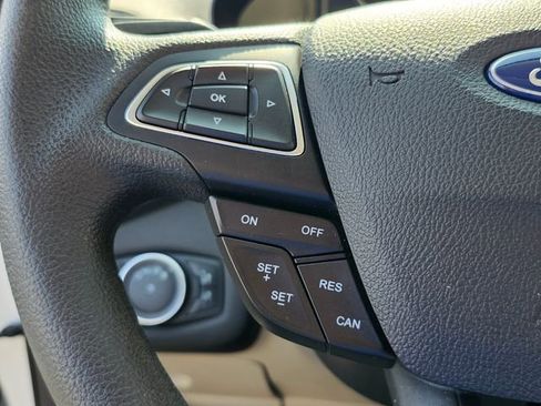 Used 2018 Ford Escape SE image 25