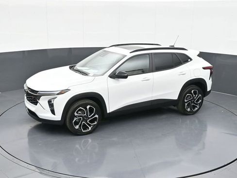 New 2026 Chevrolet Trax RS w/ Sunroof Package image 64