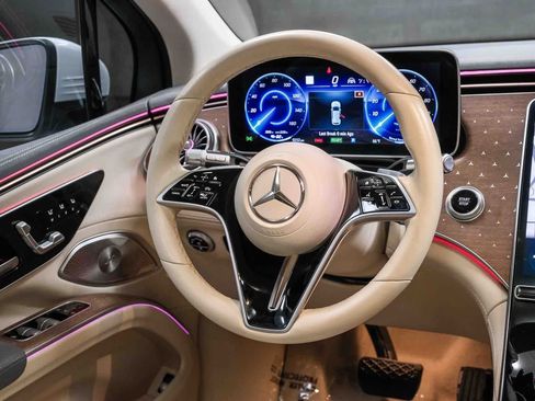 Used 2023 Mercedes-Benz EQS 450+ SUV image 17