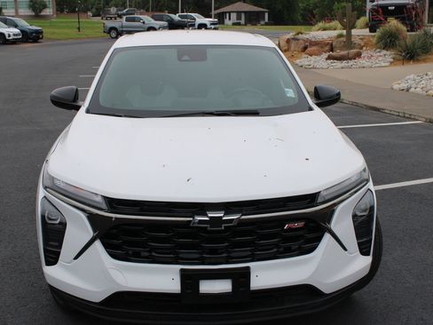 Used 2024 Chevrolet Trax RS w/ Driver Confidence Package FWD image 3