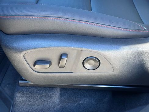 Used 2025 Chevrolet Traverse Z71 image 14