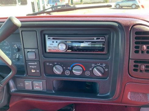 Used 1998 Chevrolet Silverado 1500 4x4 Regular Cab w/ Preferred Equipment Group 2 image 19