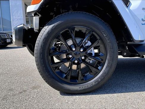 Used 2021 Jeep Wrangler Unlimited Sahara w/ Safety Group AWD/4WD image 34