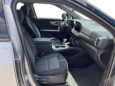 Used 2025 Chevrolet Blazer LT FWD image 10