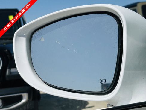 Used 2022 Chrysler Pacifica Touring-L FWD image 8