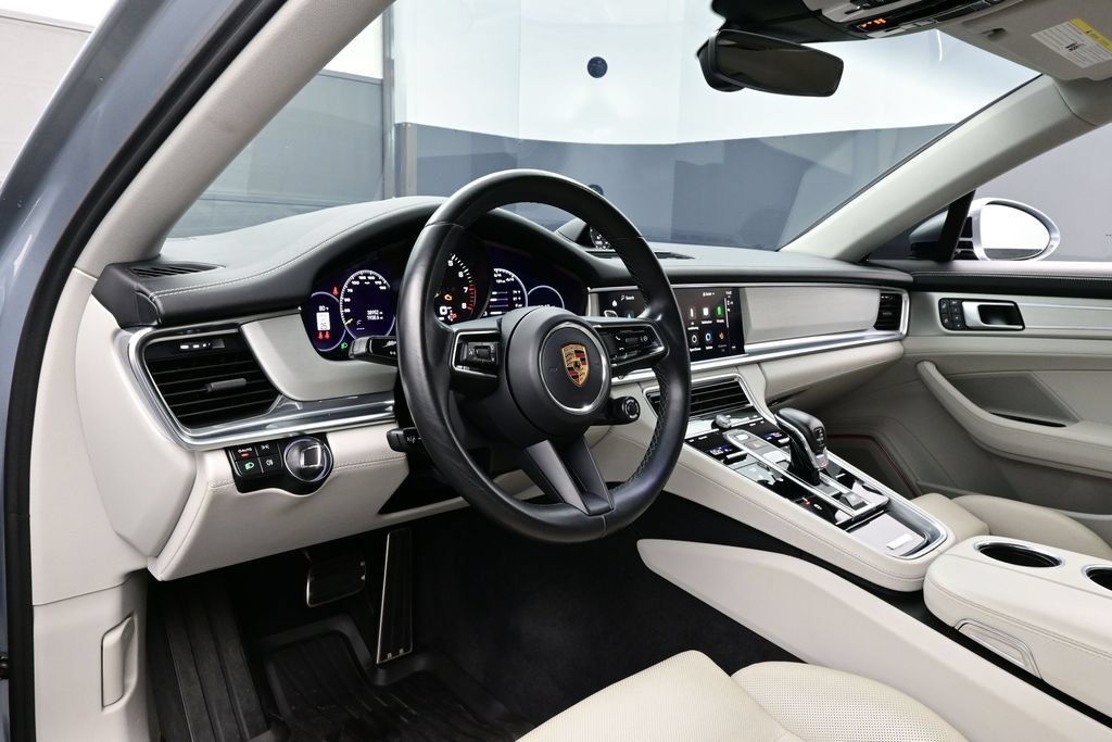 Certified 2023 Porsche Panamera AWD/4WD image 4