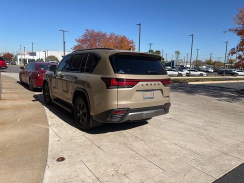 Certified 2025 Lexus LX 700h Overtrail image 4