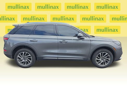 Used 2021 Lincoln Corsair AWD w/ Rear Removable Package Tray image 2