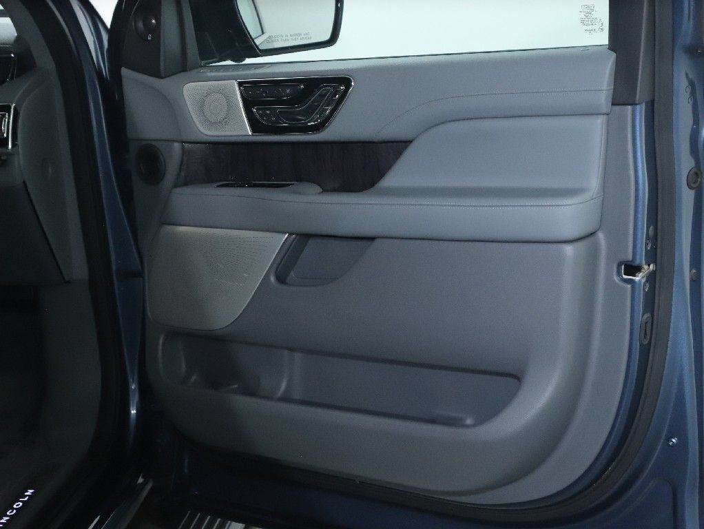 Used 2019 Lincoln Navigator Reserve w/ Cargo Package AWD/4WD image 49