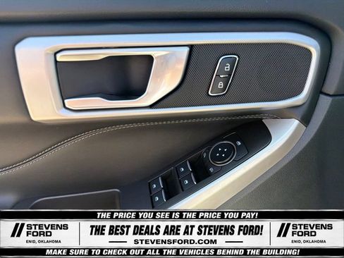Used 2023 Ford Explorer XLT w/ Equipment Group 202A AWD/4WD image 22
