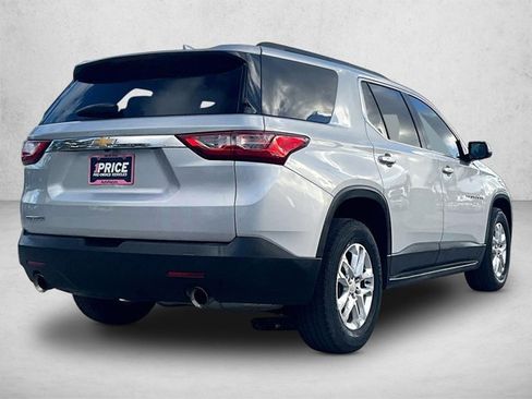 Used 2019 Chevrolet Traverse LT image 2